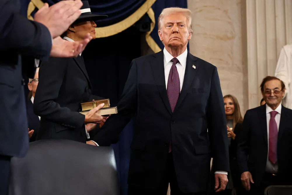 Donald Trump varsler revolusjon ved innsettelsen som USAs president.