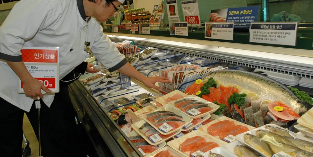 Farmed salmon prices were on the rise, though Asian markets remained hobbled by logistics issues, putting pressure on larger-sized fish.