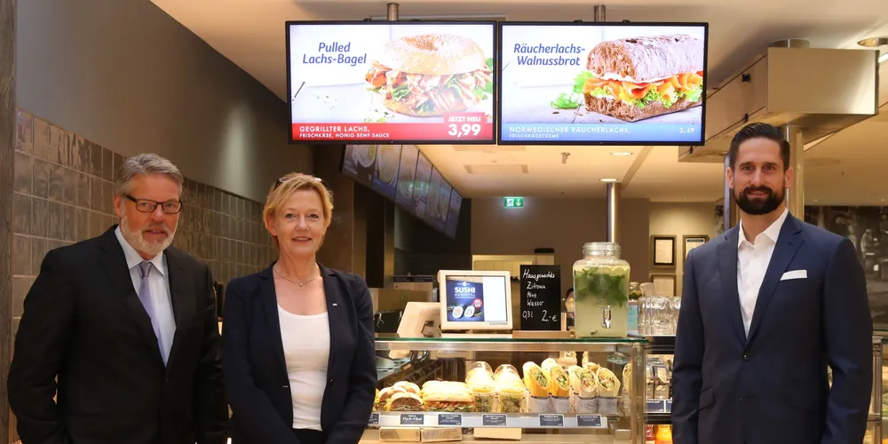 From left to right: Heiner Kamps, Hiltrud Seggewiß, Robert Jung of Nordsee