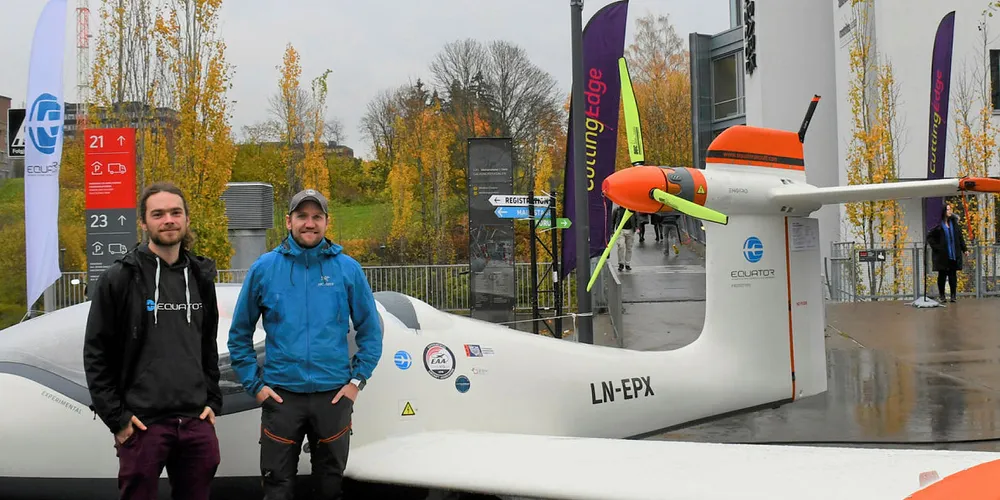 Tomas Brødreskift (til høyre) og kollega Kristian Kierulf i Equator Aircraft.