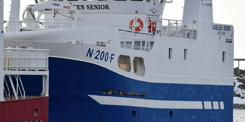 SNART KLAR: «Angelsen Senior» ligger for tida i Sørvågen i Lofoten og får det siste fabrikkutstyret montert om bord.