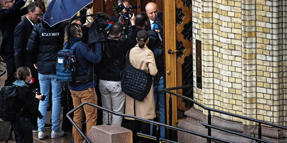 Nedtrappingsplanen som finansminister Trygve Slagsvold Vedum skryter av, er ikke annet enn et musepiss i Barentshavet, skriver Sjømatbedriftenes Robert Eriksson. Her ankommer finansministeren Stortinget med statsbudsjettet før helga.