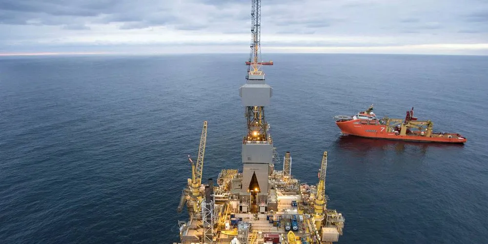 SAMARBEID: Kystverket og Petroleumstilsynet fortsetter samarbeid.Illustrasjonsfoto: Thomas Sola/Statoil
