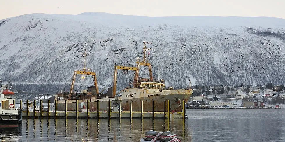 Den russiske tråleren ankom Tromsø klokken 19 mandag sammen med ”KV Farm”. I går ble rederiet ilagt et inndragningsforelegg på 250.000 kroner. Foto: Mia Kanstad Kulseng