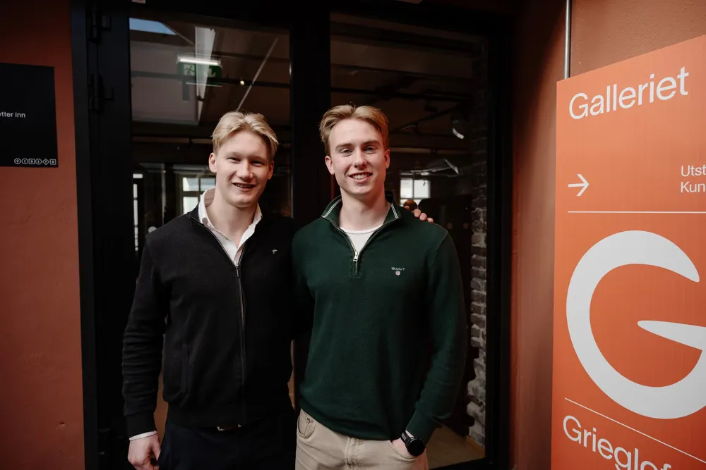 Syver Øyrås (til venstre) og Sigurd Tveter studerer ingeniørfag rettet mot havbruk ved NTNU.