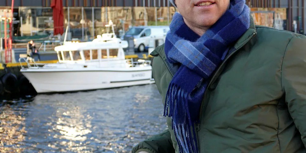 TØR TIL: Atle Jakobsen regiondirektør i sjømatgrossisten Domstein trør til nå i den vanskelige koronatiden.