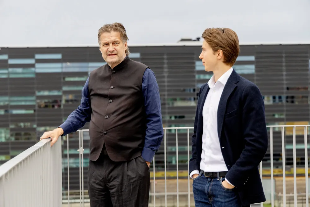 Porteføljeforvalter Audun Wickstrand Iversen og analytiker Leo Rundgren Olsen i DNB Disruptive Opportunities håper på flere store gjennombrudd i kunstig intelligens neste år.