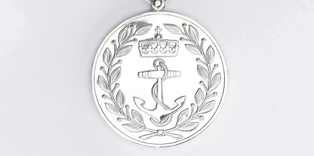 Sjøforsvarets fortjenstmedalje.