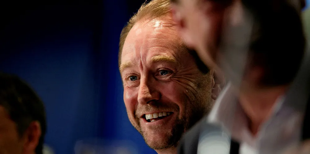 Kjell Inge Røkke kan gjerne smile.