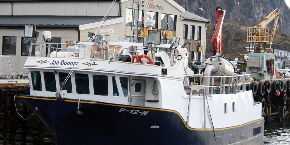 Etter ankomsten fra Canada har «Jan Gunnar» fått shelterdekk over det meste av akterdekket, og her er blant annet snurrevadtromler, triplex, fiskepumpe og ny kran plassert. Foto: Frank Einar Iversen