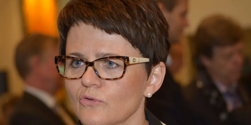 Fiskeri- og kystminister Lisbeth Berg-Hansen mener at Høyre nå går mot en lov de sjøl har stemt for i Stortinget. Foto: Torhild Måkestad.