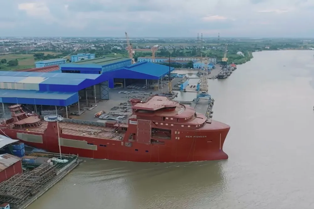 Rem Pioneer er sjøsatt fra verftet i Vietnam. Om ikke mange månedene seiler fartøyet mot Gursken og Myklebust verft.