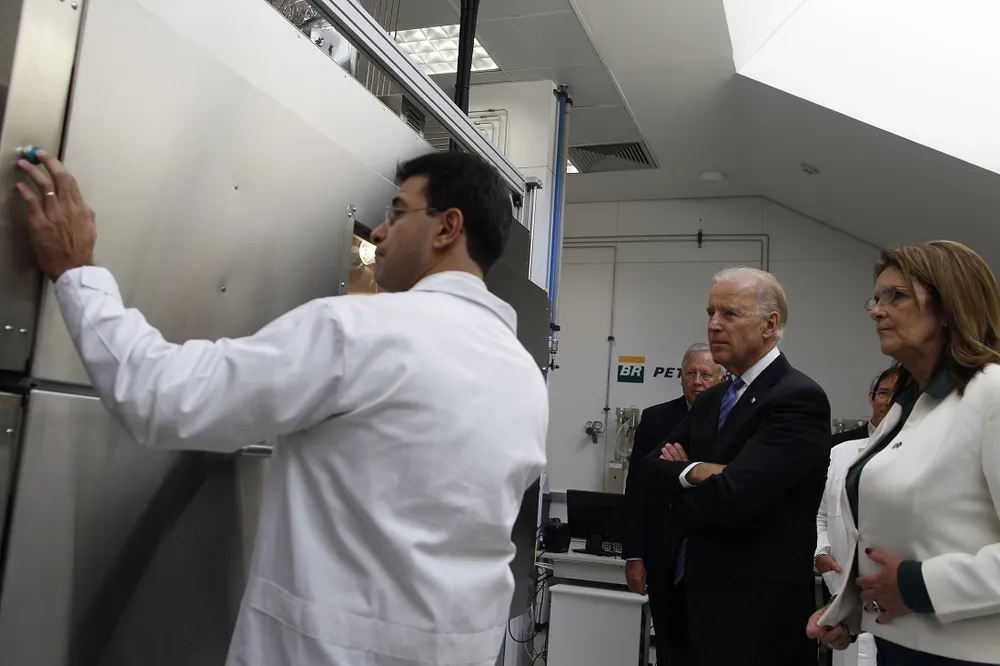 Petrobras visit: Vice president Joe Biden spent time at Petrobras research centre