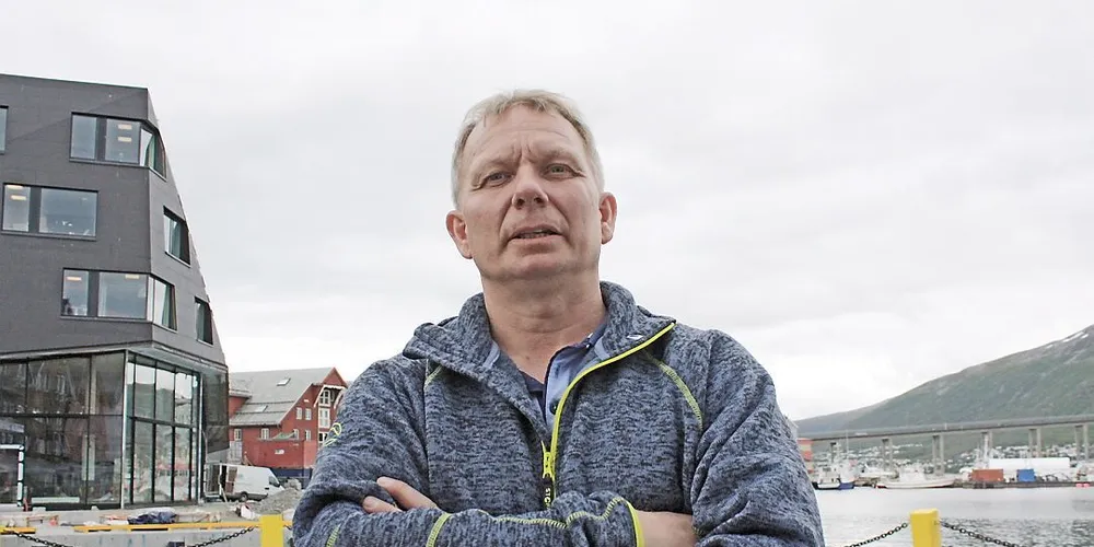 Fisker Fred Skogeng på 27,9-metringen «Trondskjær» påpeker at om de fikk fiske innenfor fjordlinjene, vil ny sei sige inn. Arkivfoto: Arne Fenstad