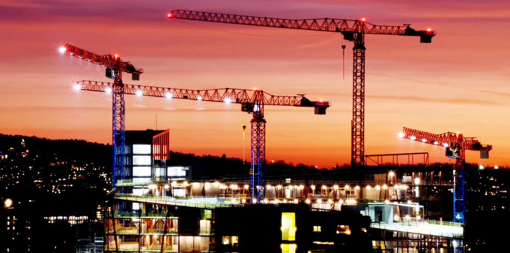 Strømforbrukerne på Østlandet og Vestlandet får mandag de laveste prisene for en hverdag, så langt i 2023. Midt på dagen faller prisen til 12 øre/kWh.