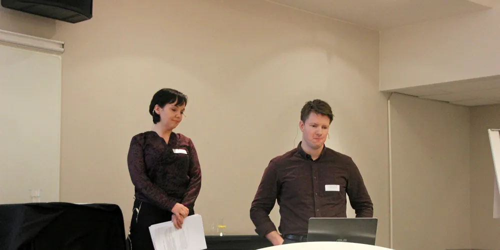 Pål A. Fossan (Fiskeridirektoratet) og Åse Waage (Sjøfartsdirektoratet) jobber med et prosjekt hvor de ser på reguleringer av nye oppdrettskonstruksjoner.