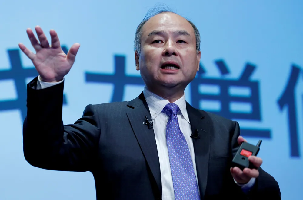 Softbank-sjef Masayoshi Son under en pressekonferanse i Tokyo.