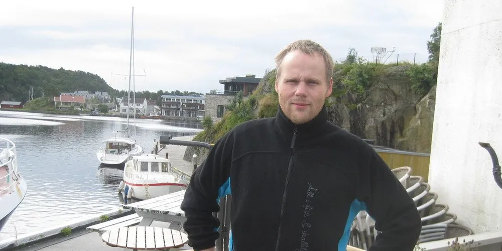 Daglig leder Espen Pedersen på Fiskelaget i Mandal forteller på sørlandsk vis at han ikke er misfornøyd med sommeren. - Vi er ikke superfornøyde, mer midt på treet, sier han. Arkivfoto: Roy Harbakk