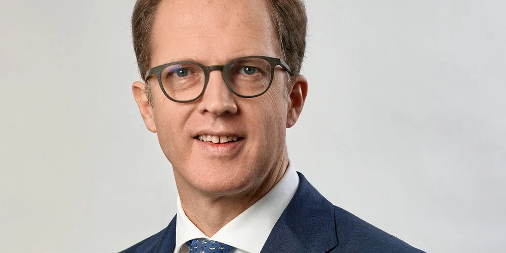 Euronav’s CEO is Hugo De Stoop.