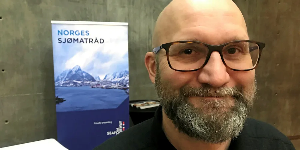 UTSENDING: Asbjørn Warvik Rørtveit går fra en direktørjobb til å bli fiskeriutsending.