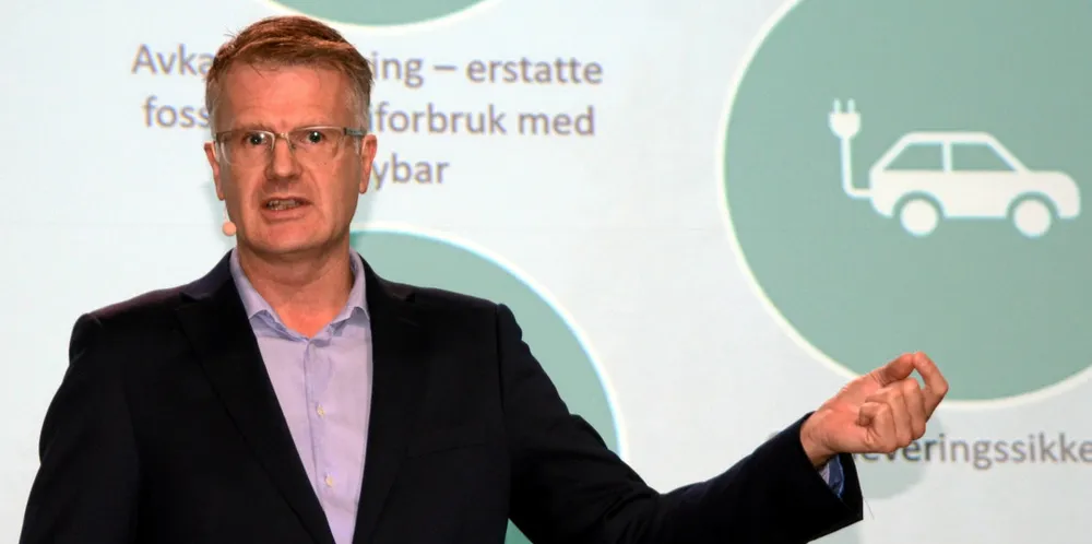 Tore Morten Wetterhus, administrende direktør i Glitre Nett, har gjennom mange år vært involvert i de store diskusjonene i kraftbransjen. Han etterlyser større forståelse for de store oppgavene nettselskapene står overfor.