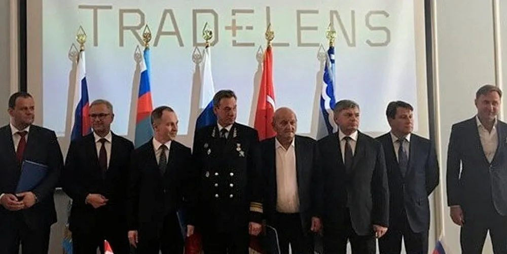 Hopes were high in 2019 when Maersk CEO Soren Skou (second from left) secured the TradeLens pilot deal in Russia.