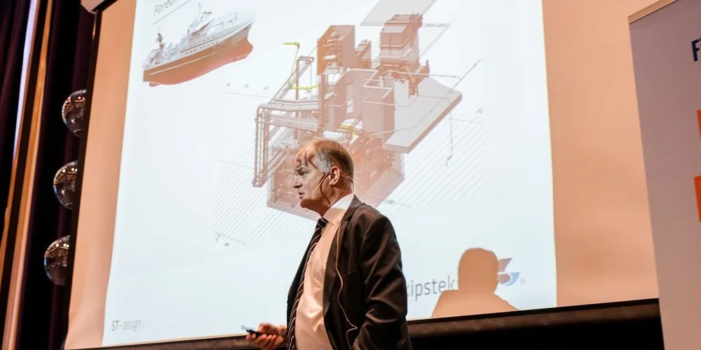 - Kunsten er å fiske og produsere billig. Det er alt moderne skipsdesign dreier seg om, god inntjening, sa Inge Bertil Straume i Skipsteknisk i sitt innlegg om fremtidens båtteknologi. Foto: Lena Knutli