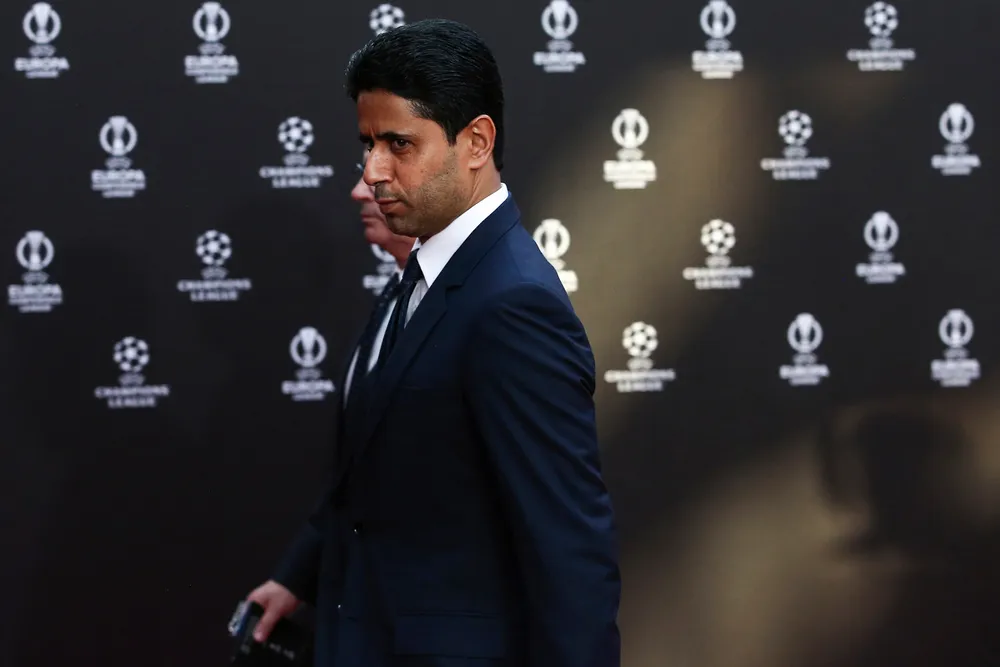 PSG-president Nasser al-Khelaifi snuser på Tottenham.