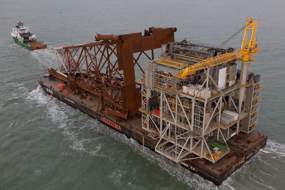 Sail away: of the Alba B3 topsides and jacket from Heerema Vlissingen