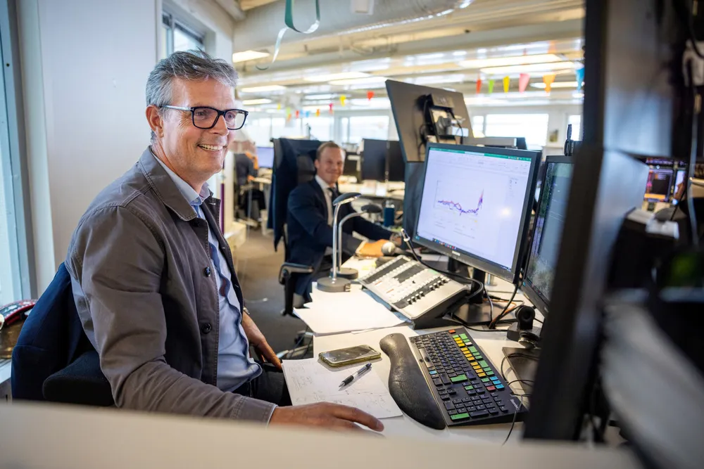 Råvareanalytiker Bjarne Schieldrop tror advarsler fra Opec taler for nye kutt. – Du kan ikke si noe sånt uten å levere på det utsagnet, sier han.