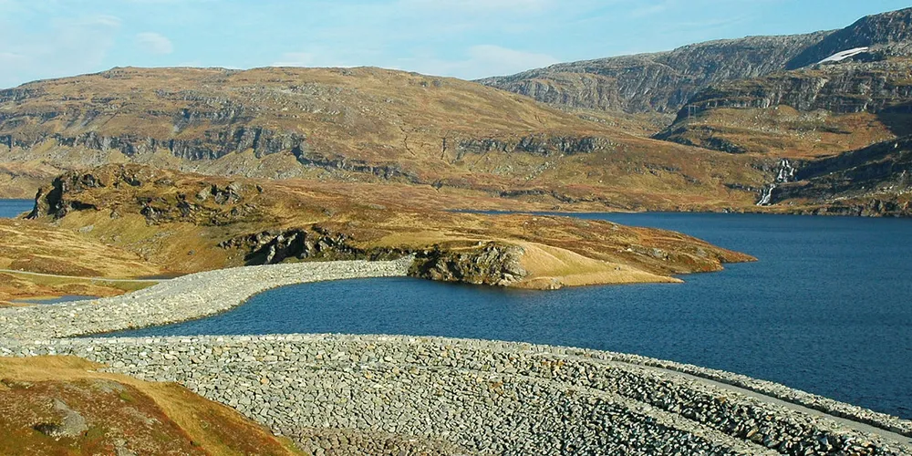 Kvilsteinsvatn sperredam på Vikafjellet. Magasin til Vikfalli. Resultater. Kvilesteinsvatn dam på Vikafjellet.
