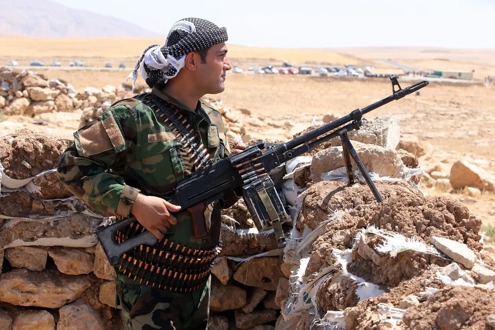 Defence: Kurdish fighters try to protect oilfields from Islamic State in northern Iraq