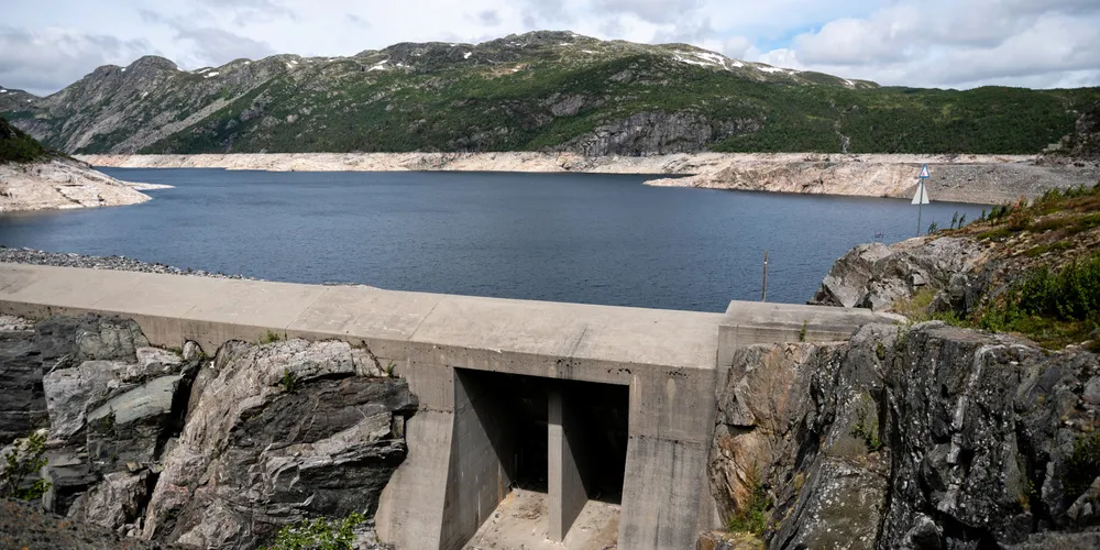 Det er varslet lite nedbør i forhold til normalen neste uke. Det er betenkelig, mener kraftanalytiker Olav Botnen i Volue Insight. Illustrasjonsbilde fra Vatnedalsdammen.