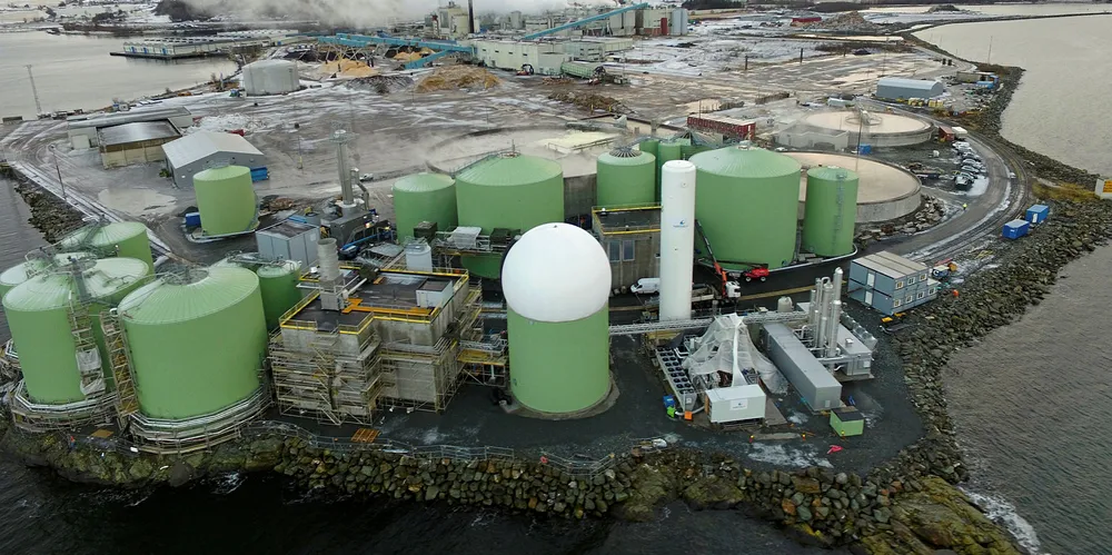 BIOGASS: Den døde laksen vil gå til gassproduksjon, som her på Biokrafts fabrikk på Skogn.