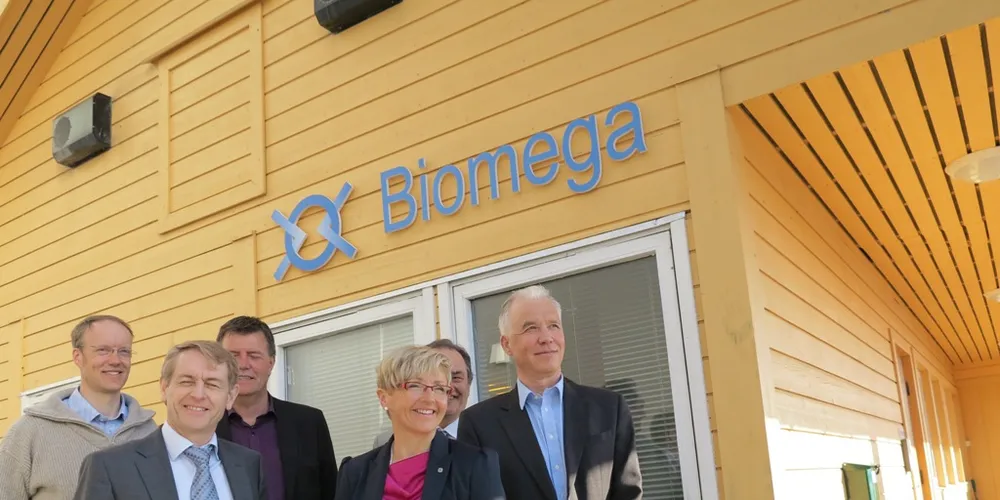 Kommunal- og regionalminister Liv Signe Narvasete med følge. De har sett lyset, kanskje.