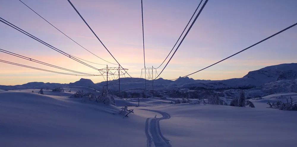 Lave vintertemperaturer bidrar til at strømprisene fortsetter å øke.