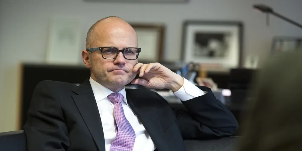 Europaminster Vidar Helgesen er bekymret for hva grensekontrollen kan gjøre for norsk laks. Foto: Per Ståle Bugjerde, DN