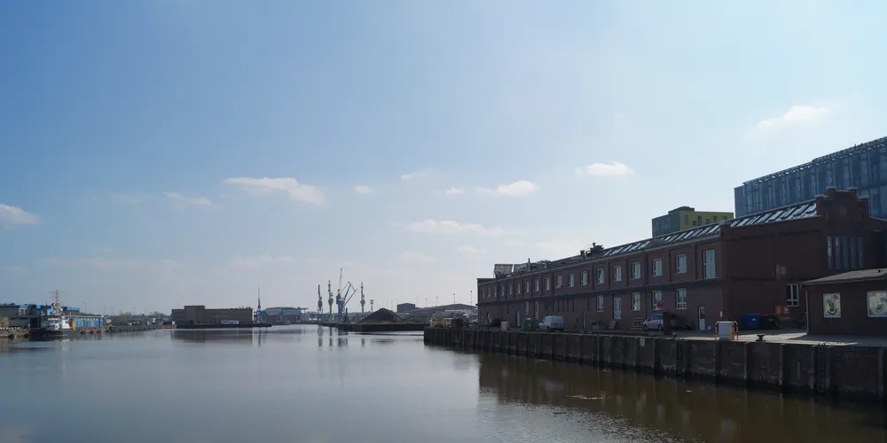 AWI's aquaculture research center is located in Bremerhaven, Germany. Its research vessel Polarstern has direct access to the center through the harbor.
