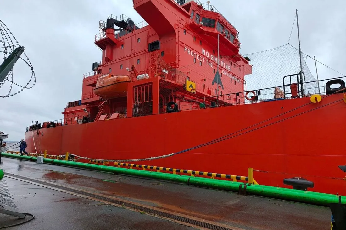 【Sobaq】RM Stun Suede Tanker JP KNOT takes delivery of second LNG-fuelled shuttle tanker