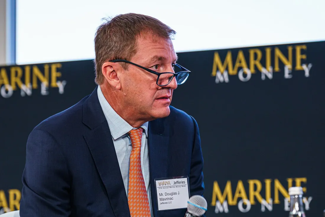 Ignazio Messina bags profits from sale of world's largest conro vessels, image size:1100x734