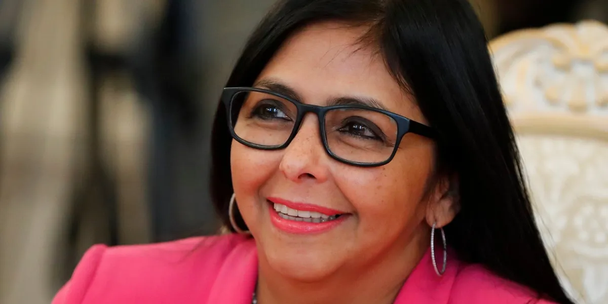 Venezuelas midlertidige president strekker ut hånd til USA – Trump sier han har kontroll