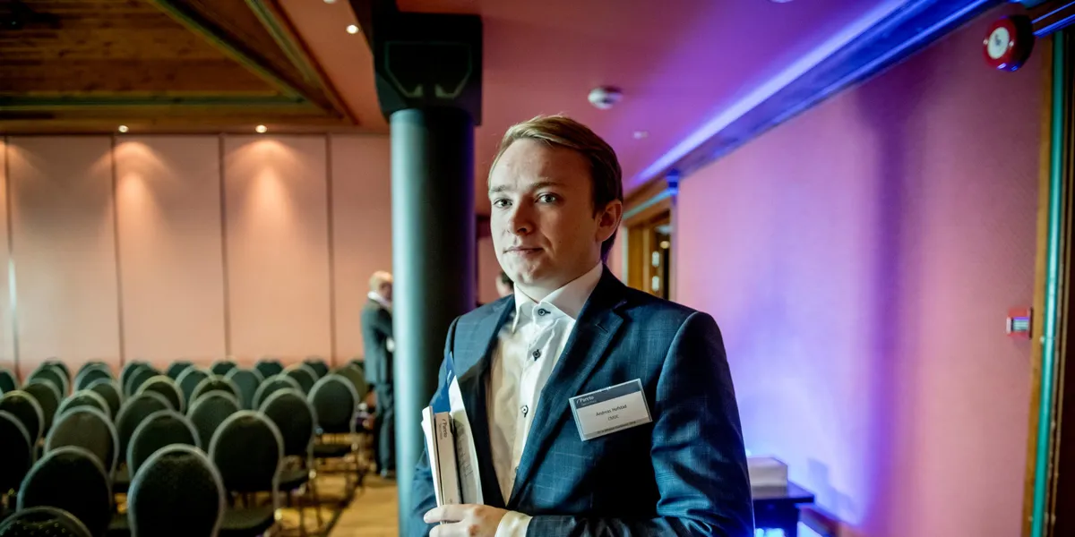 Andreas Hofstad (30) har flyttet til Sveits