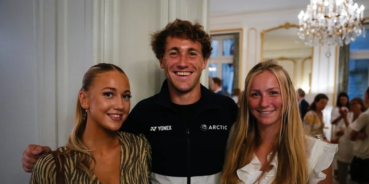 Tennisspiller Casper Ruud gir søstrene hver sin toppleilighet i gave