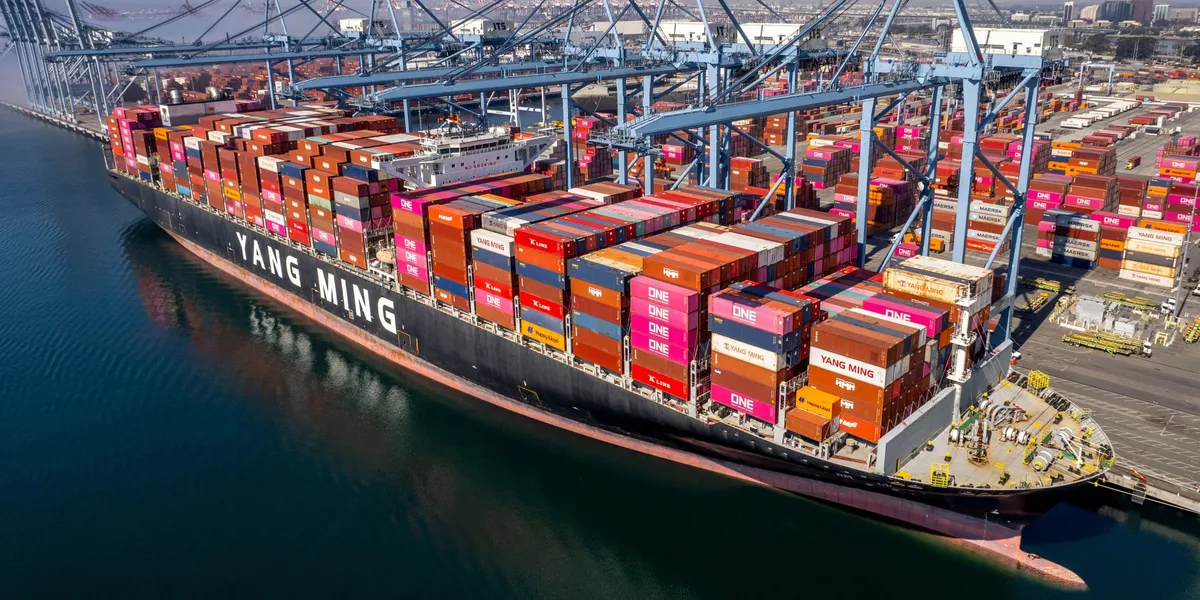 Yang Ming invites shipyards for tender for panamax and neo-panamax ...
