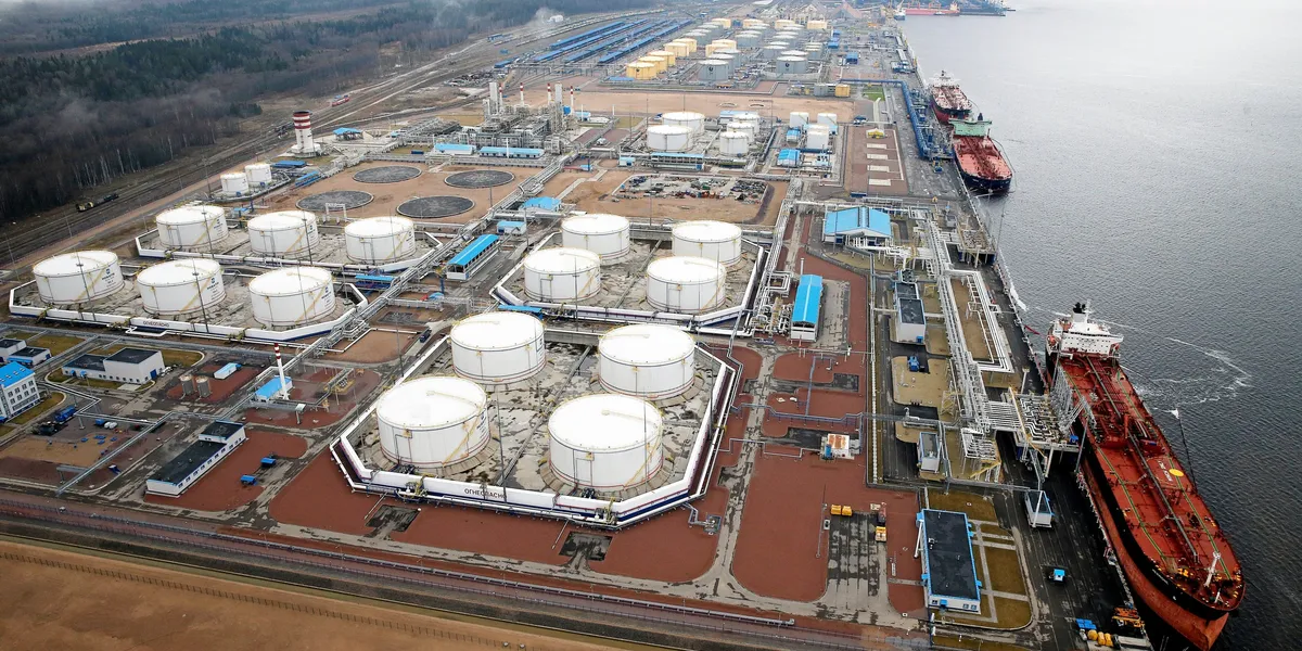Suezmax tanker loads naphtha following Ukrainian attack on Russian ...