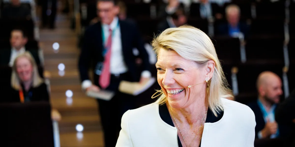 Banken får juling på Børsen – banksjefen må likevel bare smile