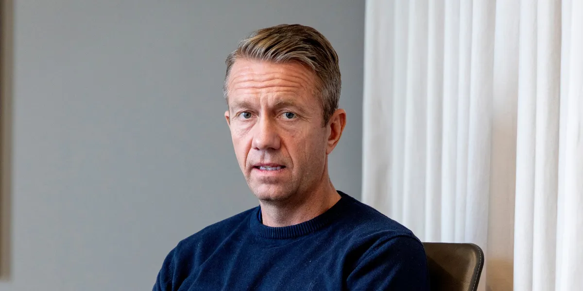 Skipsmegler delte puppebilde – fikk sparken