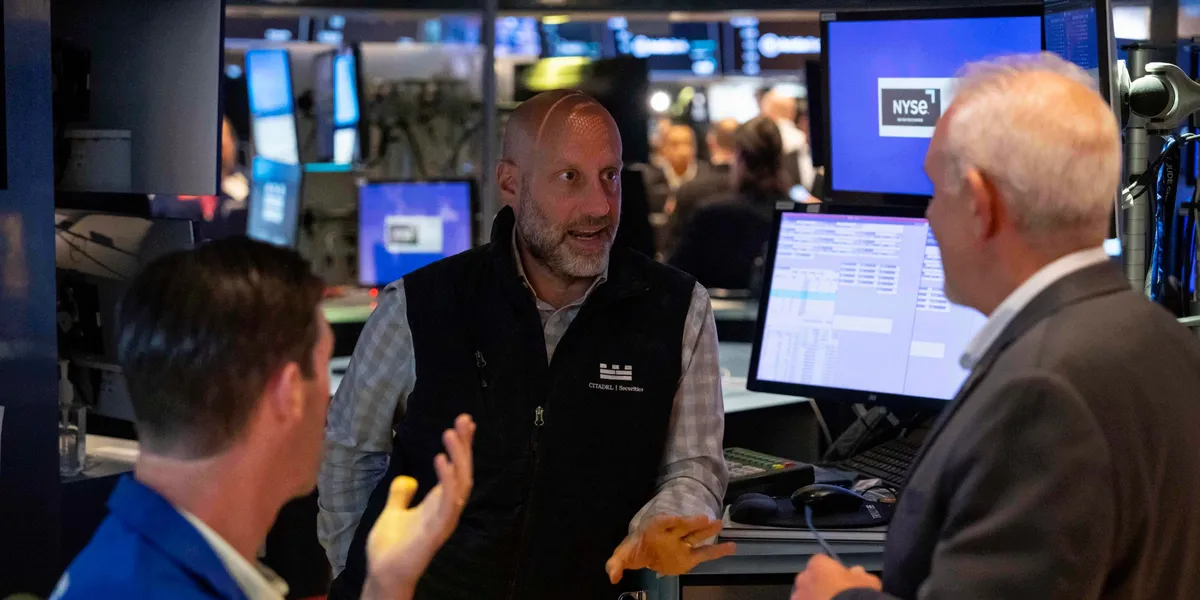 Wall Street åpner opp etter stort nedsalg fredag