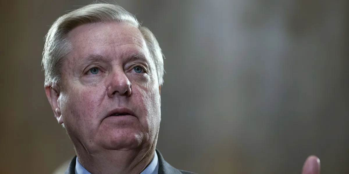 USA-senator Lindsey Graham truer Oljefondet etter Israel-nedsalg: – Vil få konsekvenser
