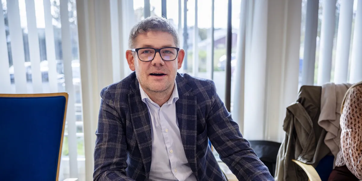 Oppdrettsmillionær mener han ble truet til å gi fra seg mobilen – saksøker Skatteetaten